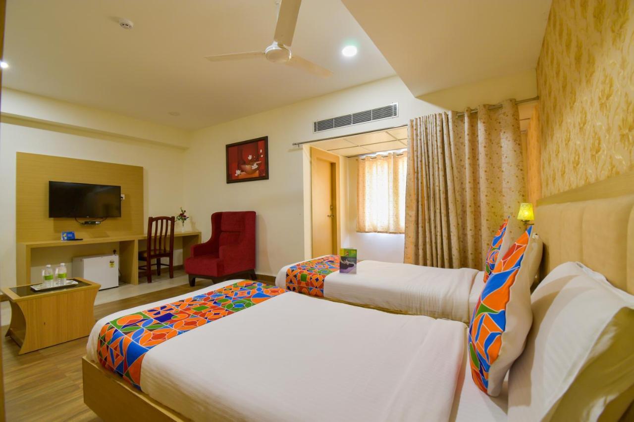 Hotel Raintr33 Haïdarabad Extérieur photo